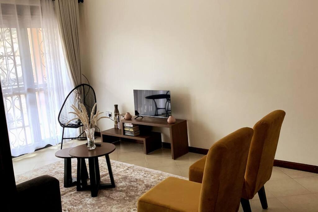 Cozy 2-Bedroom Apartment Within City Limits. Kampala Extérieur photo